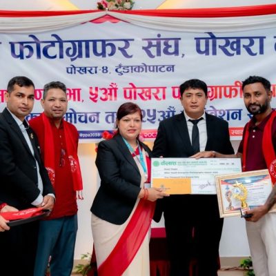 प्रेम थापा लाई मिलन युथ इनर्जेटिक फोटोग्राफी अवार्ड , पुरस्कारको रकममा थपेर बाढीपीडितलाई प्रदान